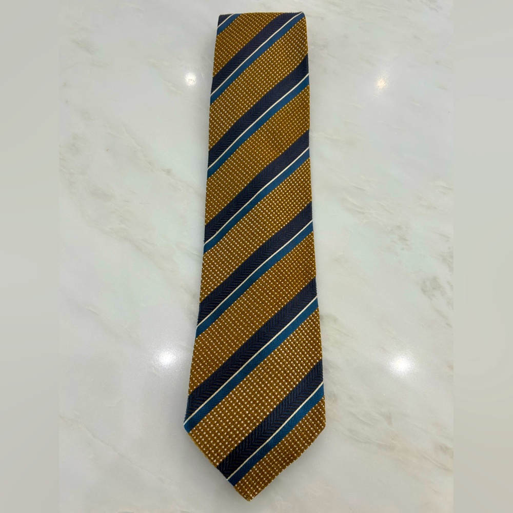 Ermenegildo Zegna tie. Gold with blue stripe detailing. Great condition!